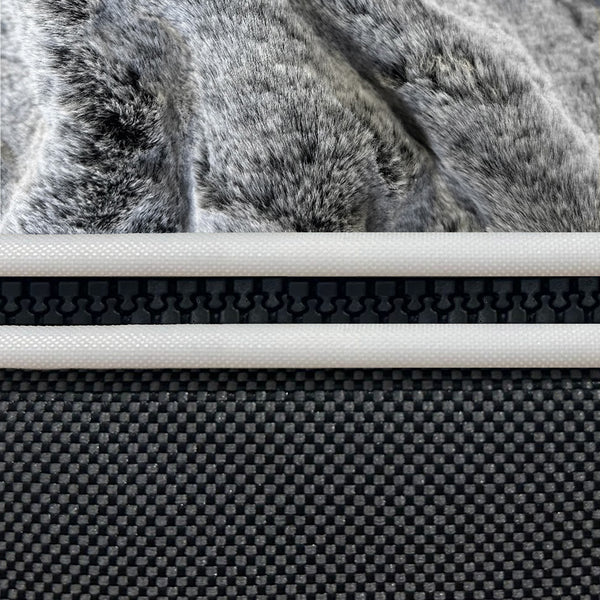 Kleines Hundebett aus formbeständigem Schaumstoff – für drinnen und draußen