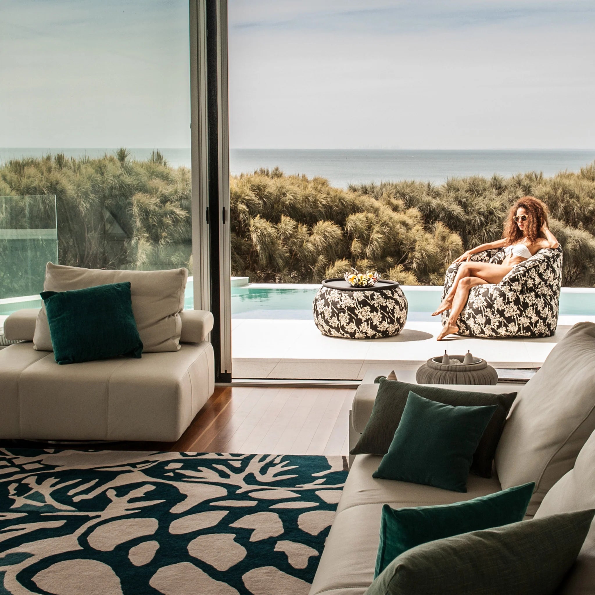 Schmetterlingssofa – Nachtblüte