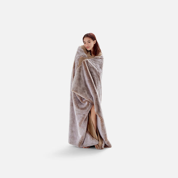 Deluxe Faux Fur Throw - Cappuccino